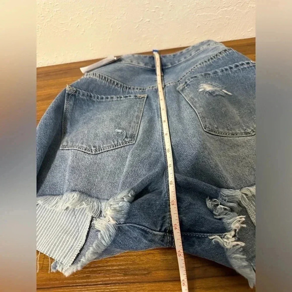 Kancan Women’s Renee High Rise Medium Wash Denim Distressed Boho Shorts Size 7 - Picture 15 of 15